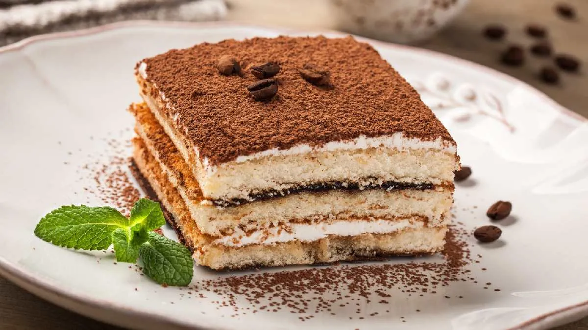 Tiramisù: A Delícia Italiana que Significa "Levanta-me"